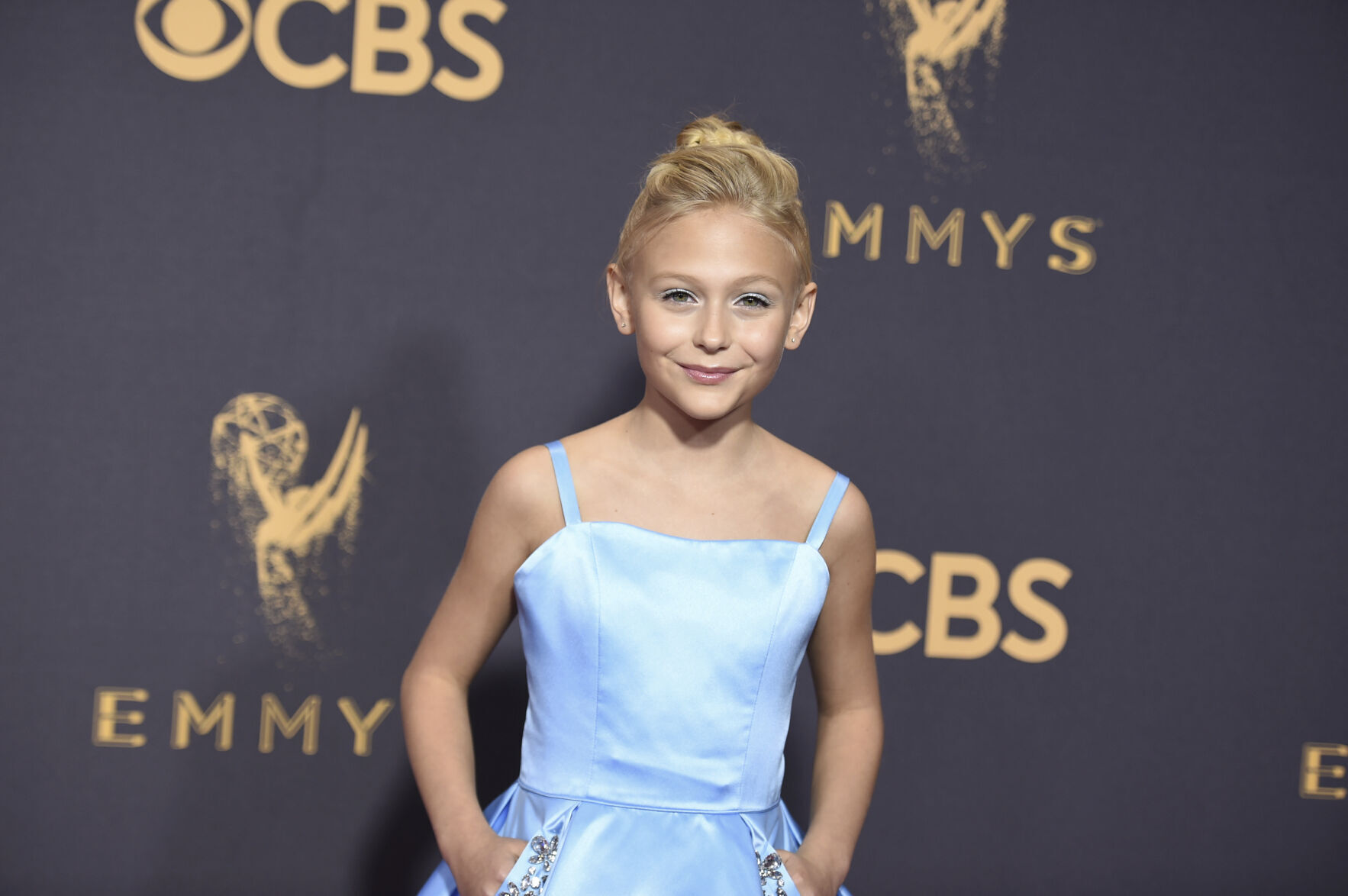 Alyvia Alyn Lind
